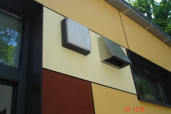 HPL Fassade Klebebefestigung