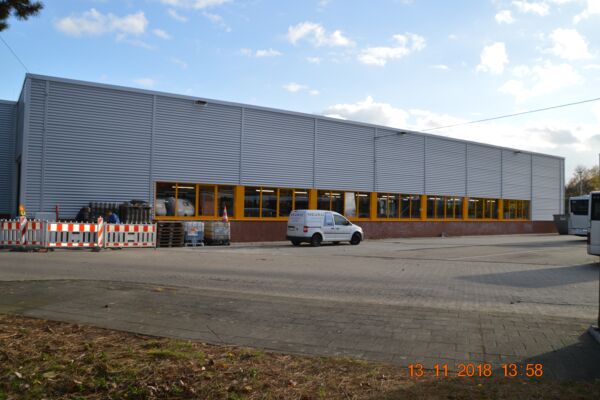 Sandwichpaneele mit Lisenenprofilen