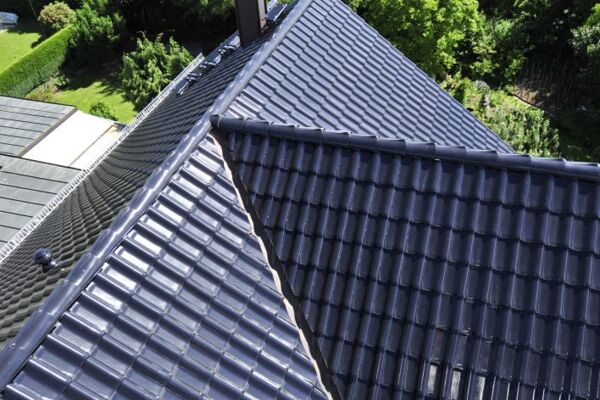 Steildach mit Tonziegeln