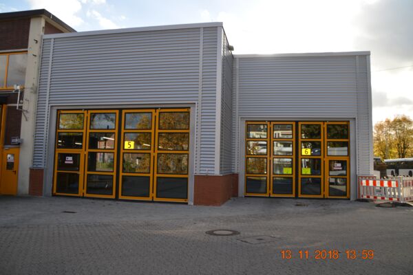 Sandwichpaneele mit Lisenenprofilen