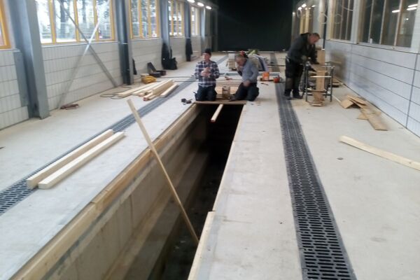 Werkstattgrube für die Bauzeit schließen