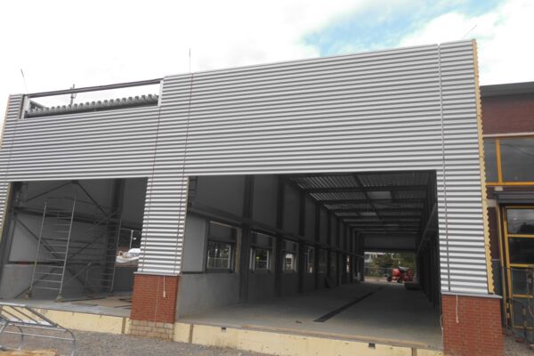 Montage Außenwände Sandwichpaneele