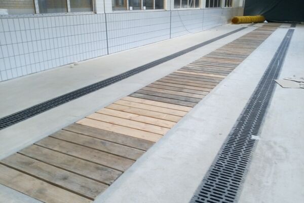 Werkstattgrube für die Bauzeit schließen